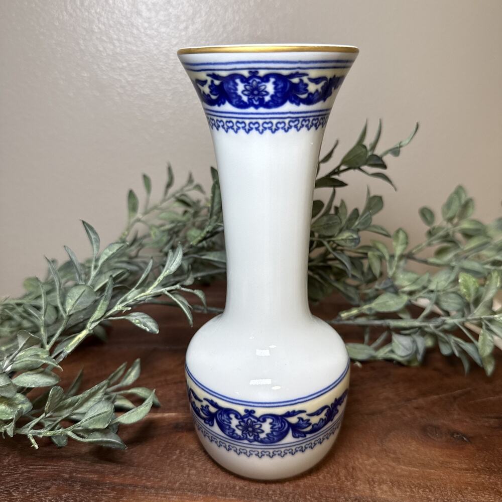 Vintage Porcelanas Ibis Portugal Blue White Scrollwork Porcelain Bud Vase 7.5”